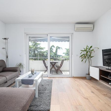 Massa Apartment 200 M To The See Porec Exterior photo
