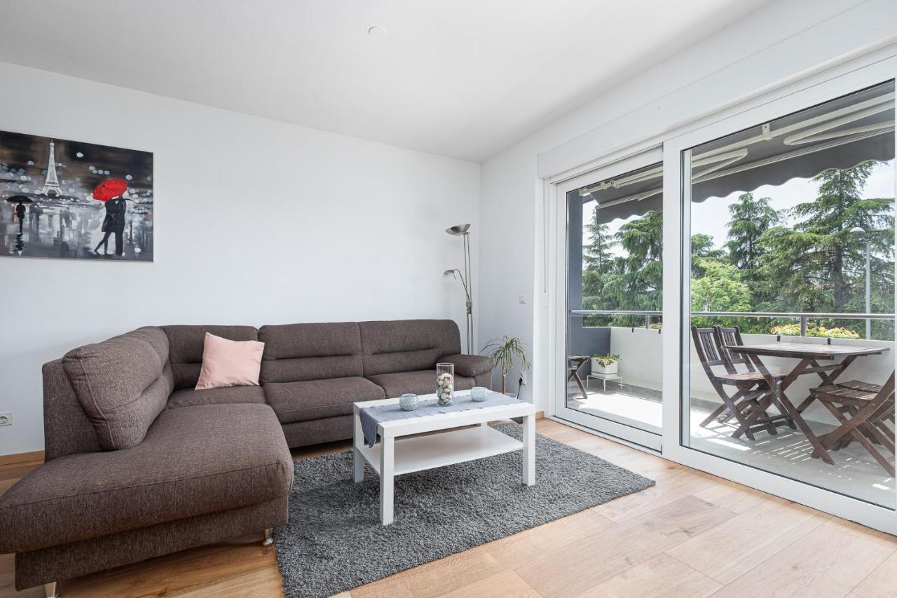 Massa Apartment 200 M To The See Porec Exterior photo